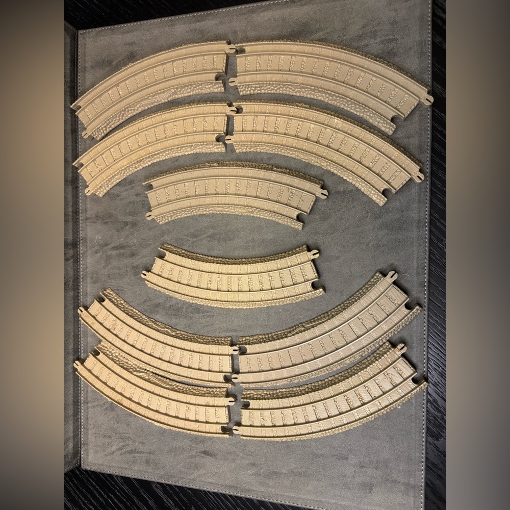 Thomas & Friends Ten Curved (6.5 inches) plastic tracks - First set